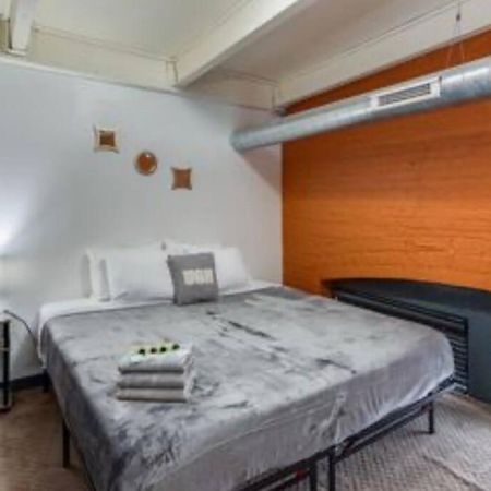 Апартаменти Centric Modern Loft W/ King Beds Рочестер Екстер'єр фото