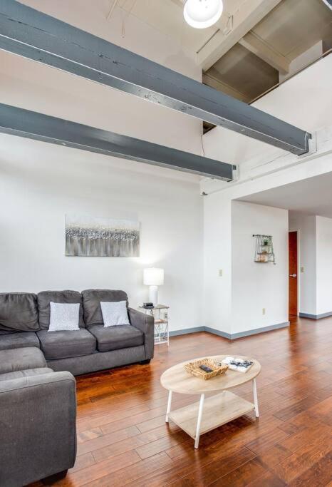 Апартаменти Centric Modern Loft W/ King Beds Рочестер Екстер'єр фото