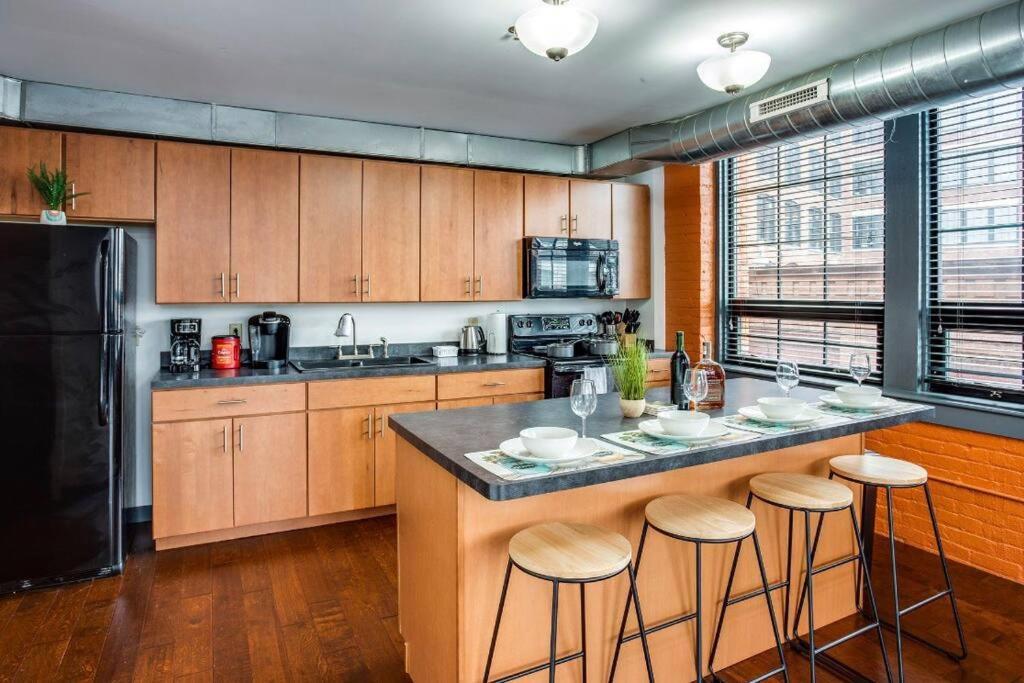 Апартаменти Centric Modern Loft W/ King Beds Рочестер Екстер'єр фото